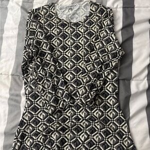 Black and White Geometric Patterned Top